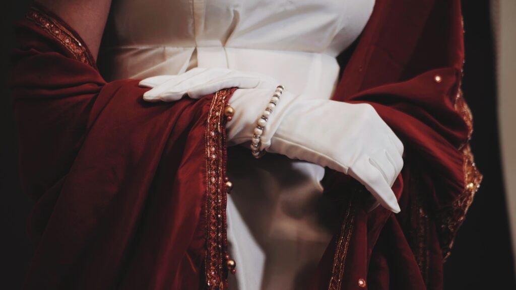 Weź udział w rekonstrukcji sukni ślubnej Królowej Bony z Jubiler Sezam
